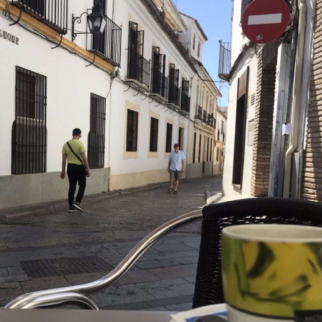 Kaffeepause in Altstadt in Cordoba